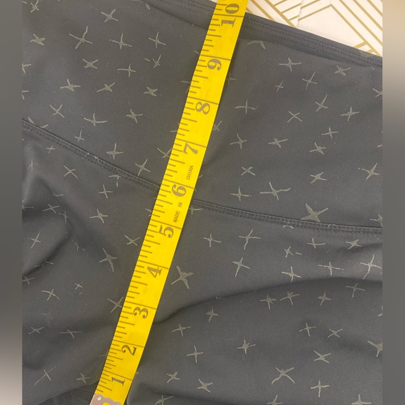 AR-33 black leggings with design - Picture 7 of 8